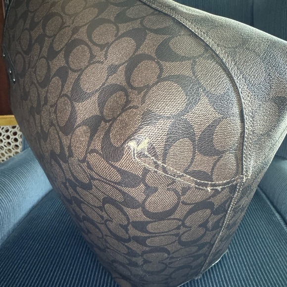 LMTD edition Coach Stegosaurs reversible tote - Picture 7 of 8